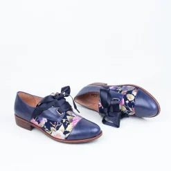 Avit Lace Up^Bresley NZ Hot
