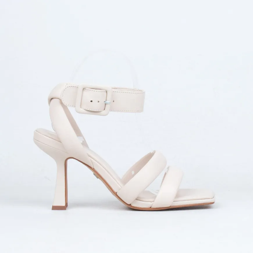 Cara Heel^Carrano - Brazil Store
