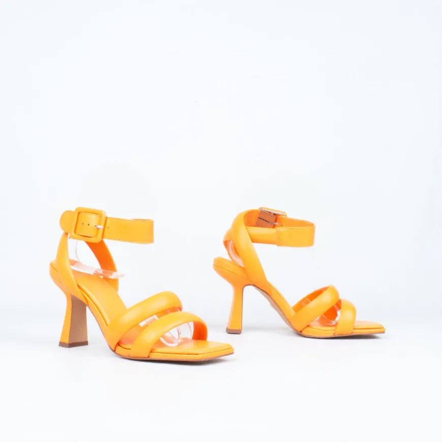 Cara Heel^Carrano - Brazil Store