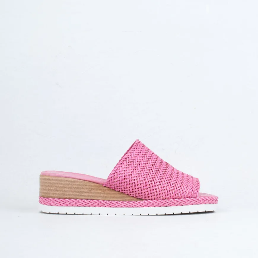 Izze Slide^Django & Juliette Shop