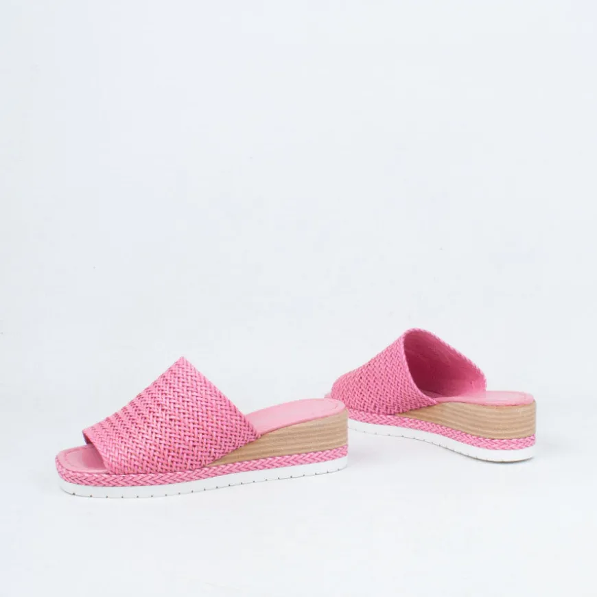 Izze Slide^Django & Juliette Shop