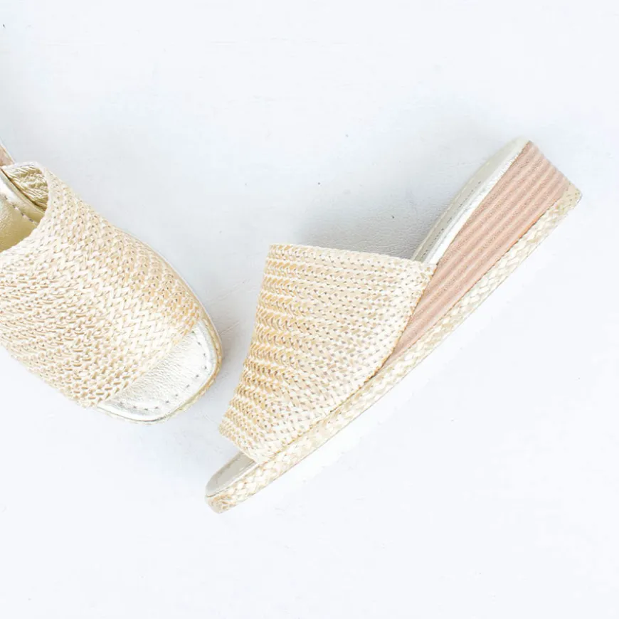 Izze Slide^Django & Juliette Shop