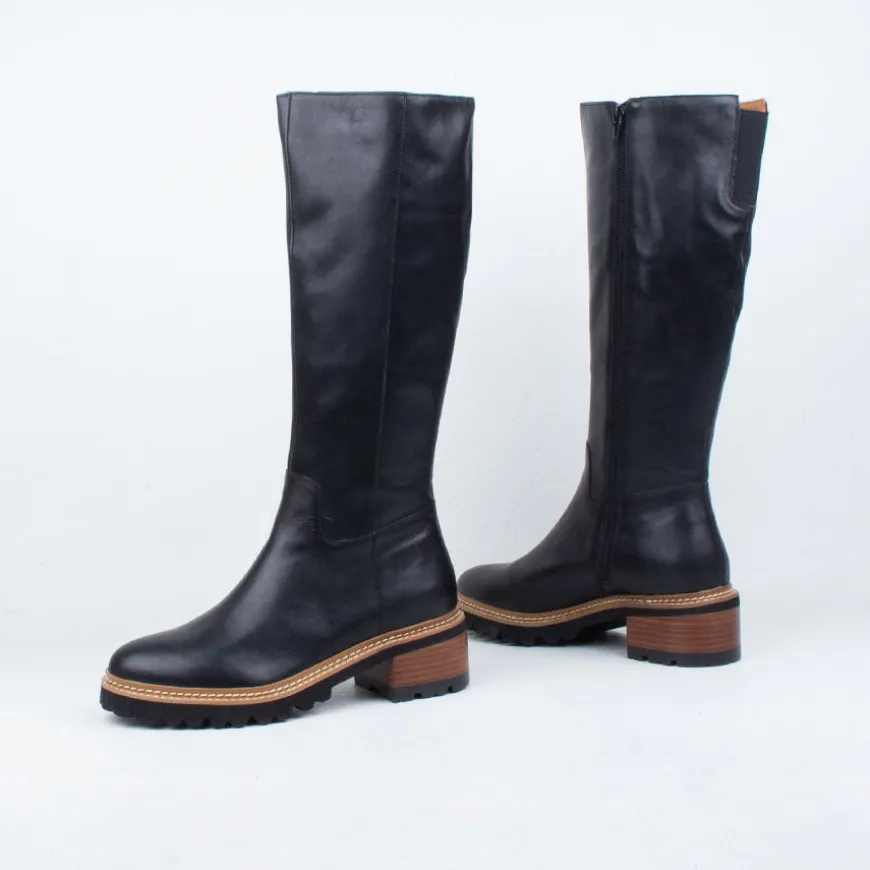 Lindeta KneeBoot^EOS Clearance