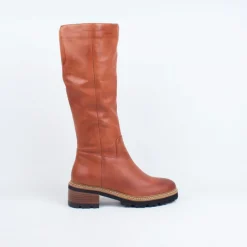 Lindeta KneeBoot^EOS Clearance