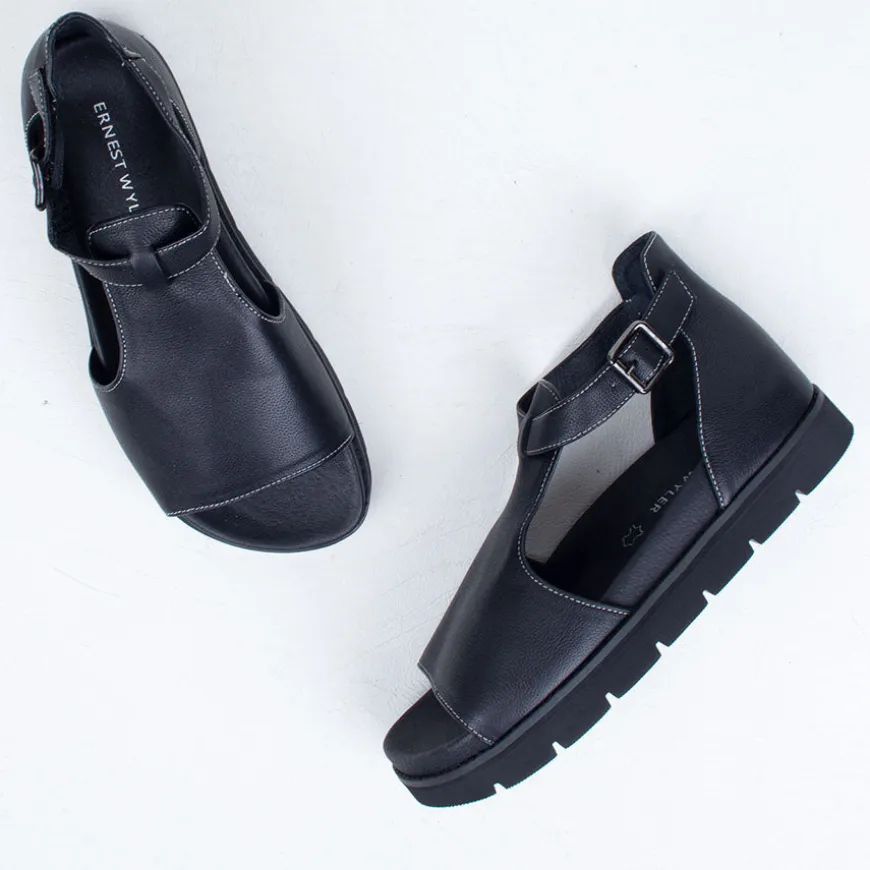 Mooch Sandal^Ernest Wyler Fashion