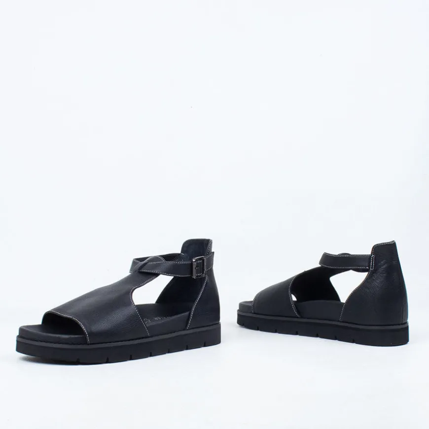 Mooch Sandal^Ernest Wyler Fashion