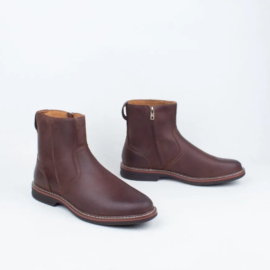 Norwalk Zip Boot^Florsheim Store